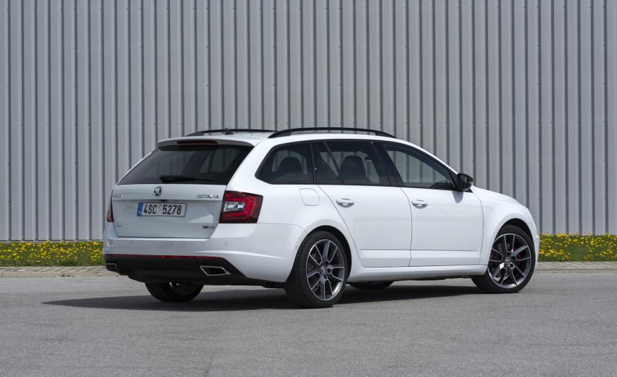  Skoda Octavia RS Combi 2017 года  (WW) (фото 21 из 48)